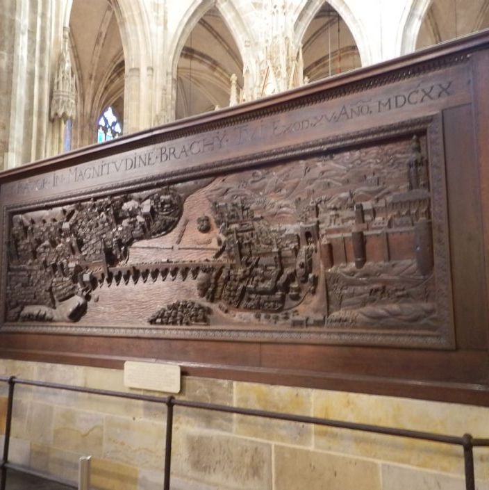 Sankt Vitus Basilika. Trærelief af det gamle Prag