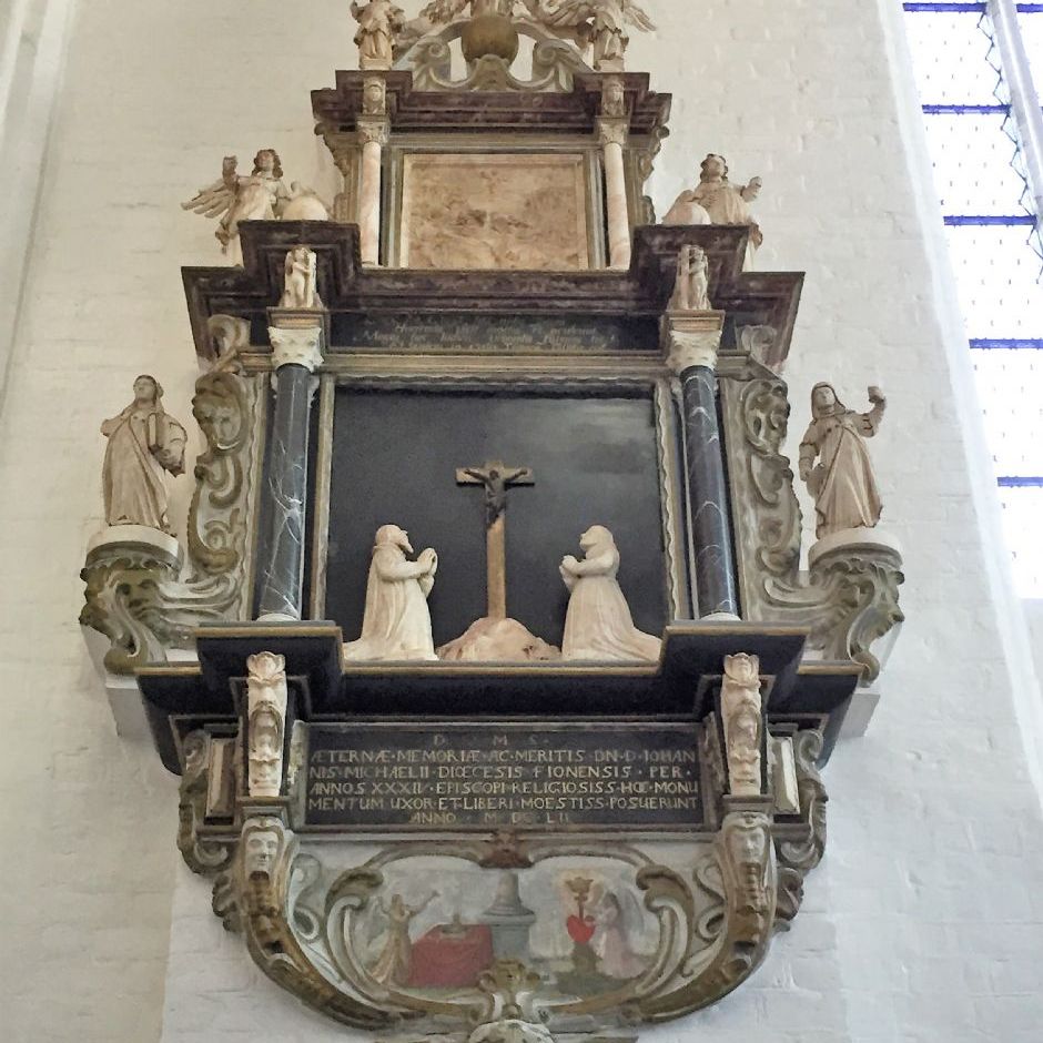 Sankt Knuds Kirke. Epitafium nr. 7 over Biskop Hans Mikkelsen