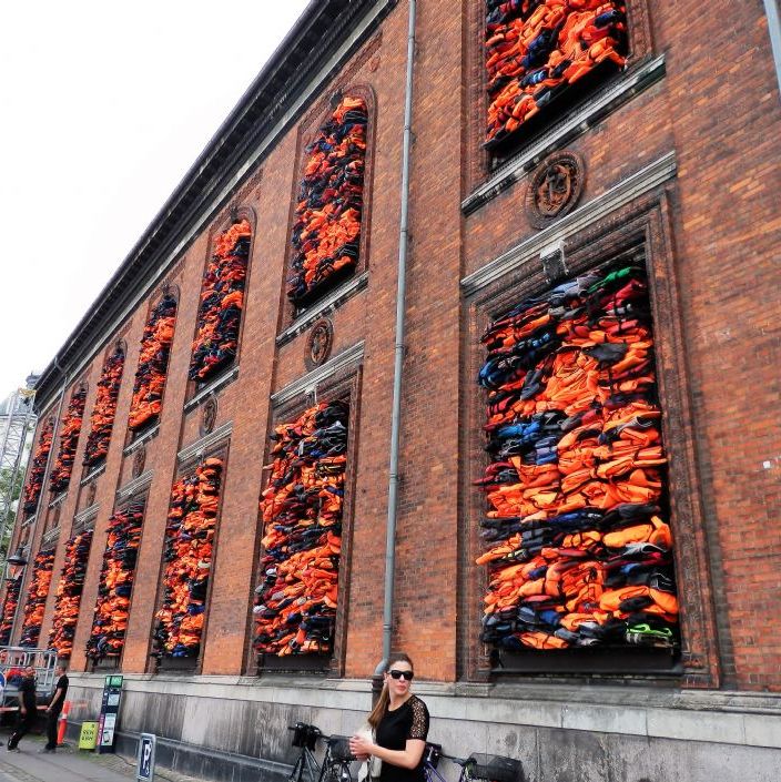København - Charlottenborg Slot.
Udstilling med redningsveste.
