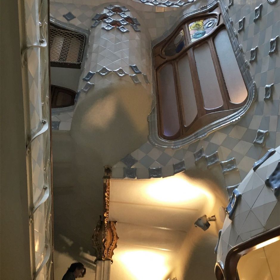 Barcelona, Casa Batlló, Indre lysskakt i huset.
Casa Batlló er på UNESCO's verdensarvliste.
