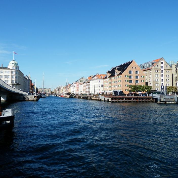 Indsejling til Nyhavn og inderhavnsbroen.