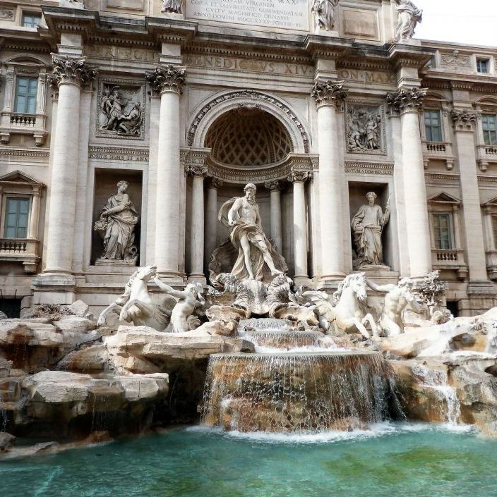 Trevi Fontainen, The Trevi Fountain blev færdig i 1762 af Pannini.