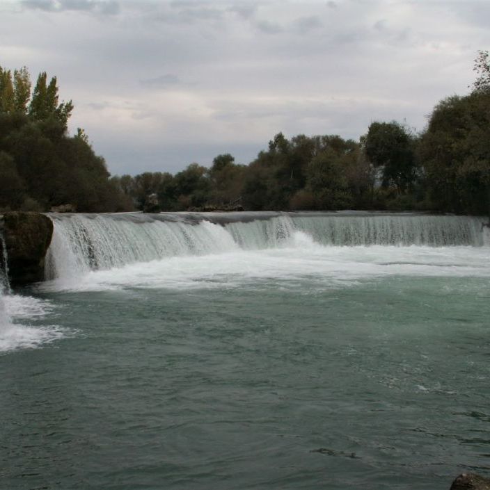 Manavgat-vandfaldet ved Manavgat-floden ligger nær byen Side.