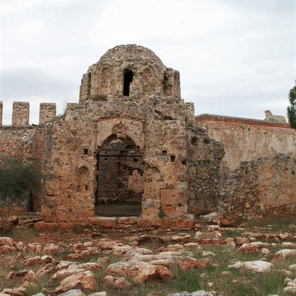 Alanya - Borgen. Den nuværende borg blev opført i 1300-tallet, men halvøen har huset fæstningsværker helt tilbage fra det Romerske og Byzantinske Rige.
.