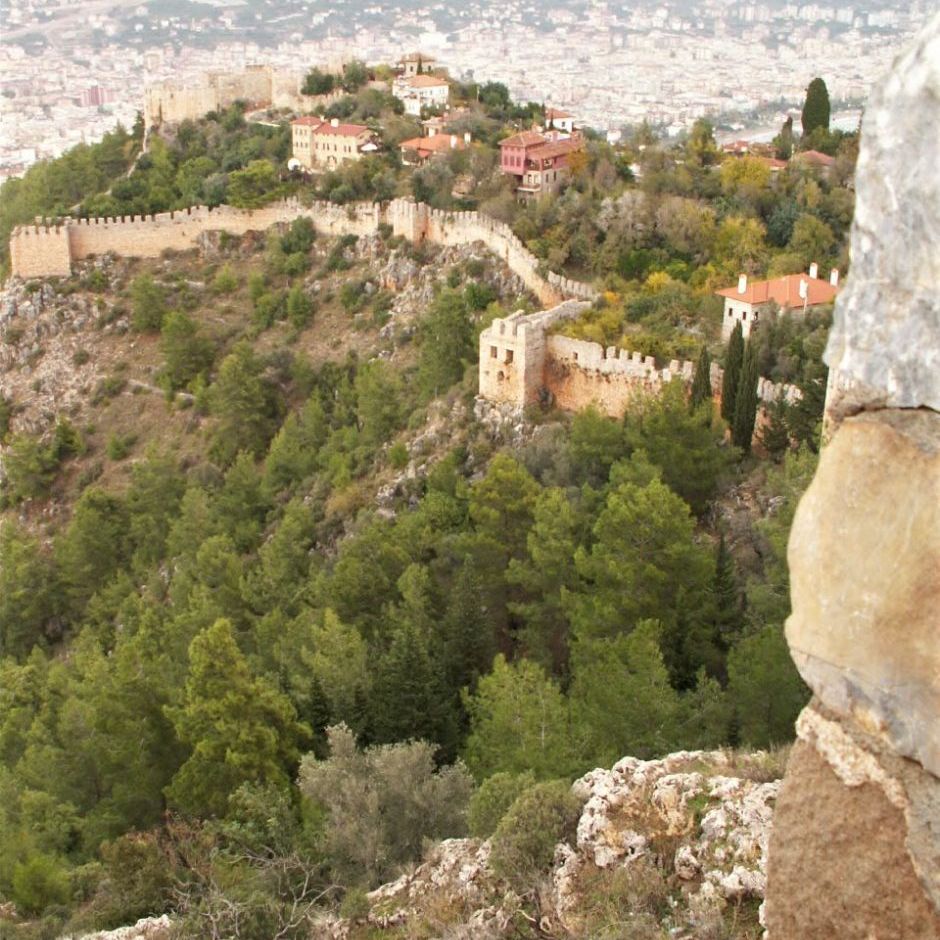 Alanya - Borgen.
Borgen består af ca. 140 tårne og en 6,5 kilometer lang mur.