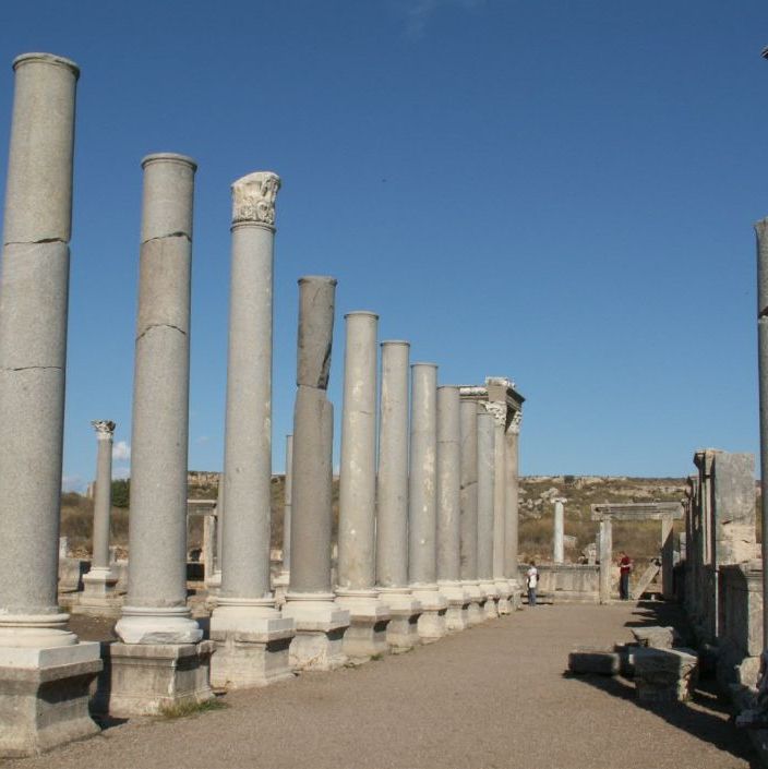 Alanya - Perge.
Perge blev ifølge traditionen grundlagt af græske indvandrere kort efter Den Trojanske Krig.