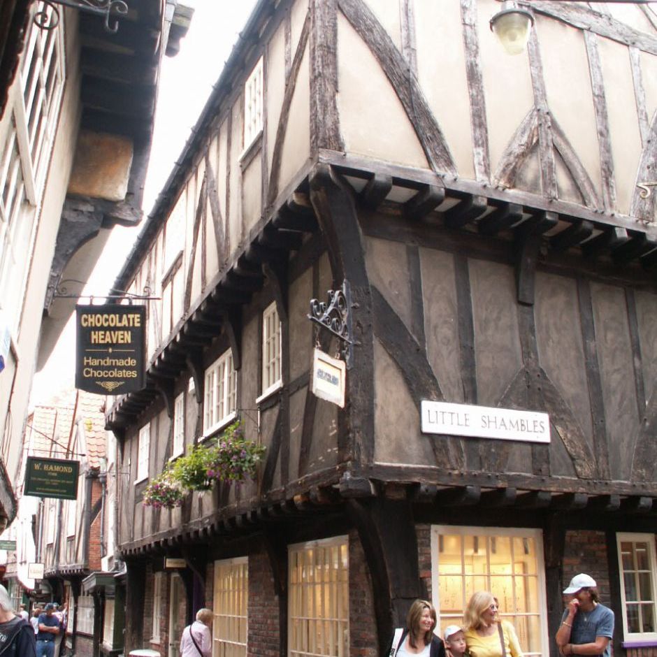 York. Den var engang kendt under navnet The Great Flesh Shambles, hvilket sandsynligvis er afledt af det angelsaksiske Fleshammels, der er ordet for de hylder, som slagterne fremviser deres kød på.