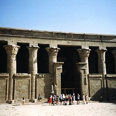 Edfu.
North side of court of Temple of Edfu.
