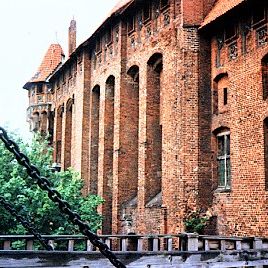 Malbork.
Hængebroen findes stadig