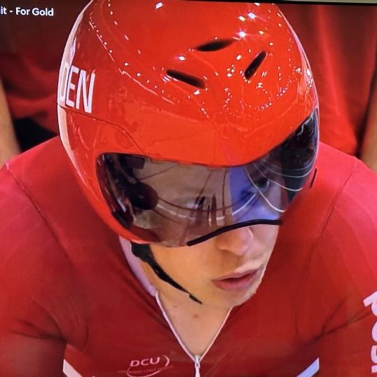 2024 VM Ballerup
Mens Team Pursuit for Gold
Denmark v. Great Britain
En koncentreret Tobias Aagaard Hansen.