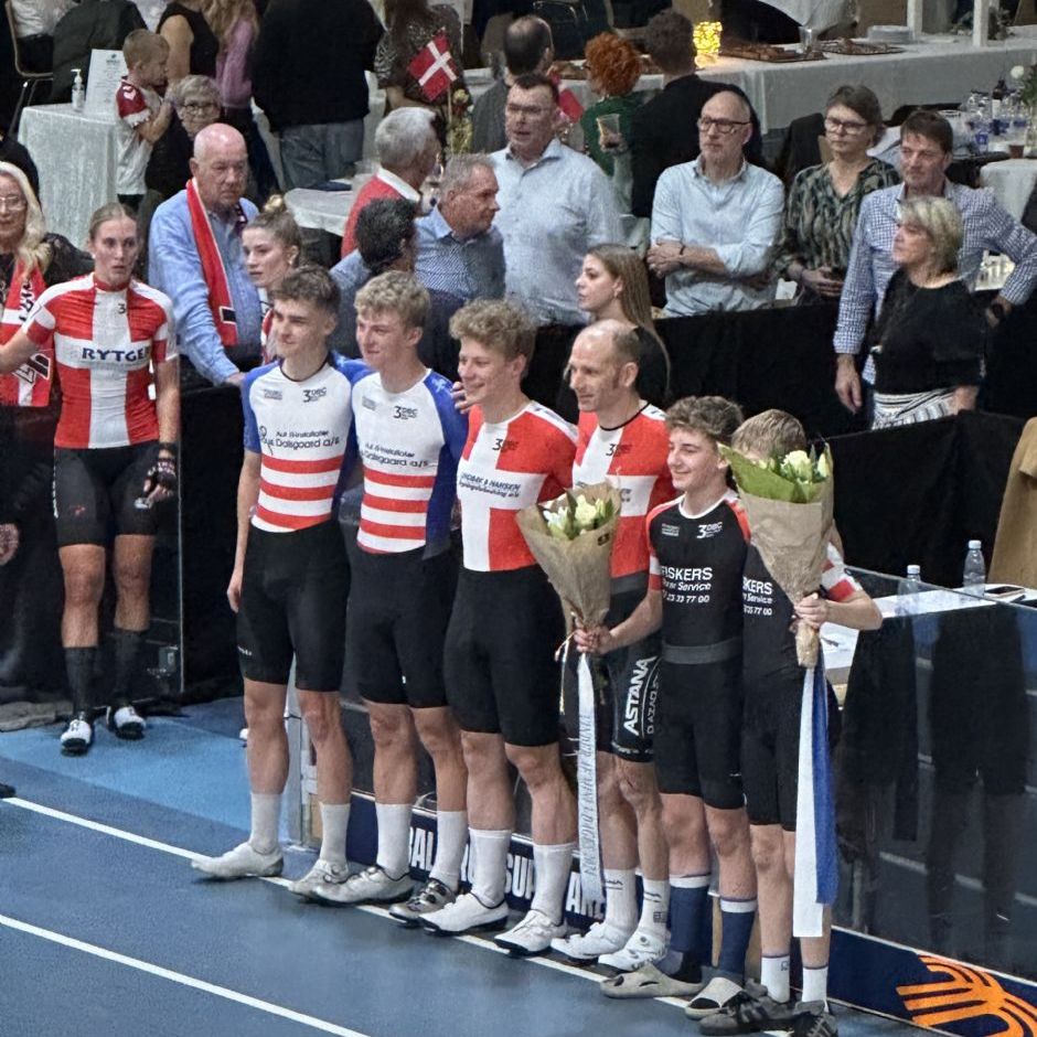 3 dages løb - Ballerup Super Arena.
3 generationer i banecykling, Ungdom, Elite og Børn. Banecykling er fremtidssikret.