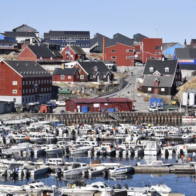 Grønland - Ilulissat
Havnen i Ilulissat med rigtig mange små hurtige fiskebåde. De bruges til at fange div. fisk og sæler.